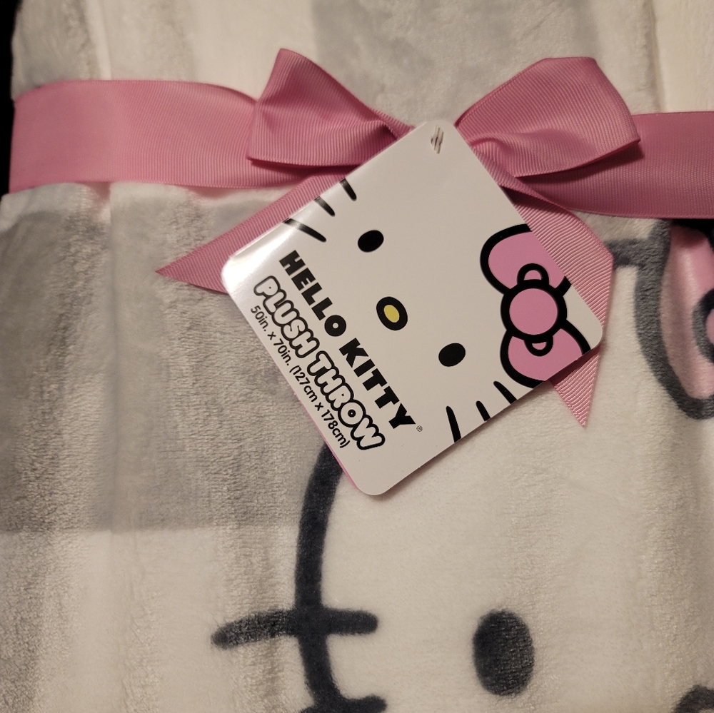 Hello Kitty Throw
